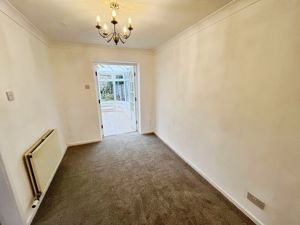 Dining room- click for photo gallery